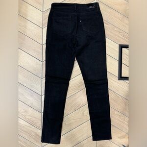 Levi’s High Rise Skinny - Black - 28”x32”